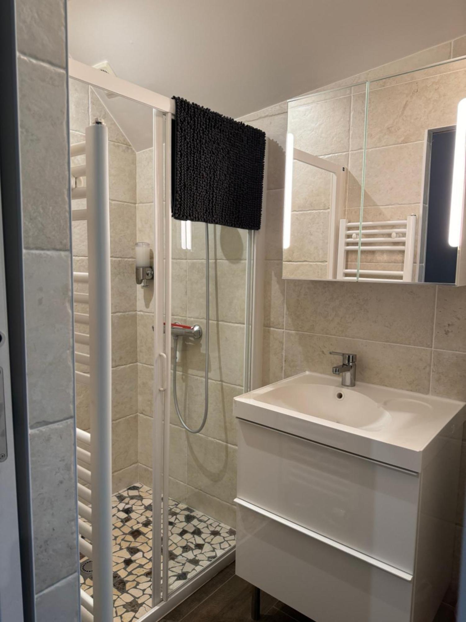 Chambre Avec Acces Jacuzzi Plombieres-les-Dijon Eksteriør billede